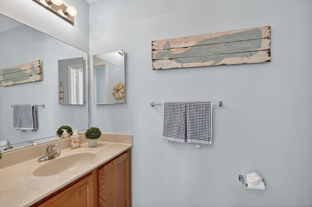 待售: $560,000 (4 贝兹, 2 浴室, 2353 平方英尺)