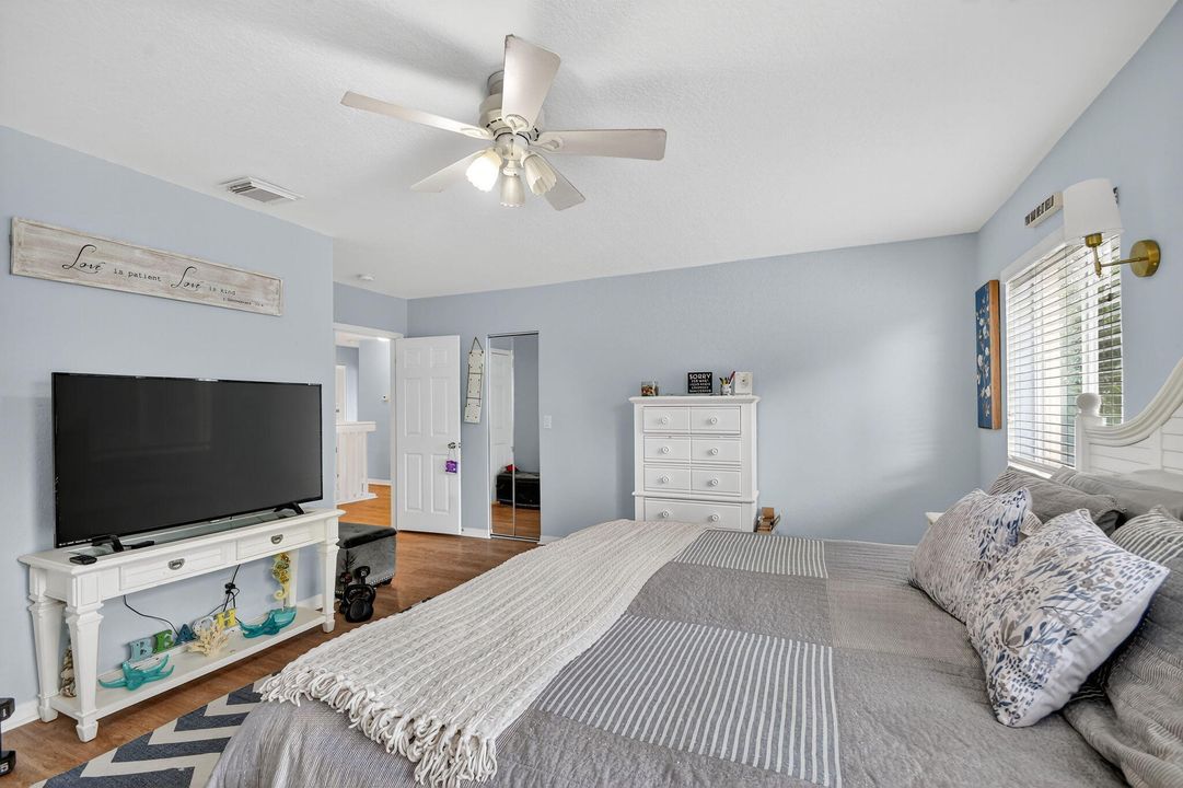 待售: $560,000 (4 贝兹, 2 浴室, 2353 平方英尺)