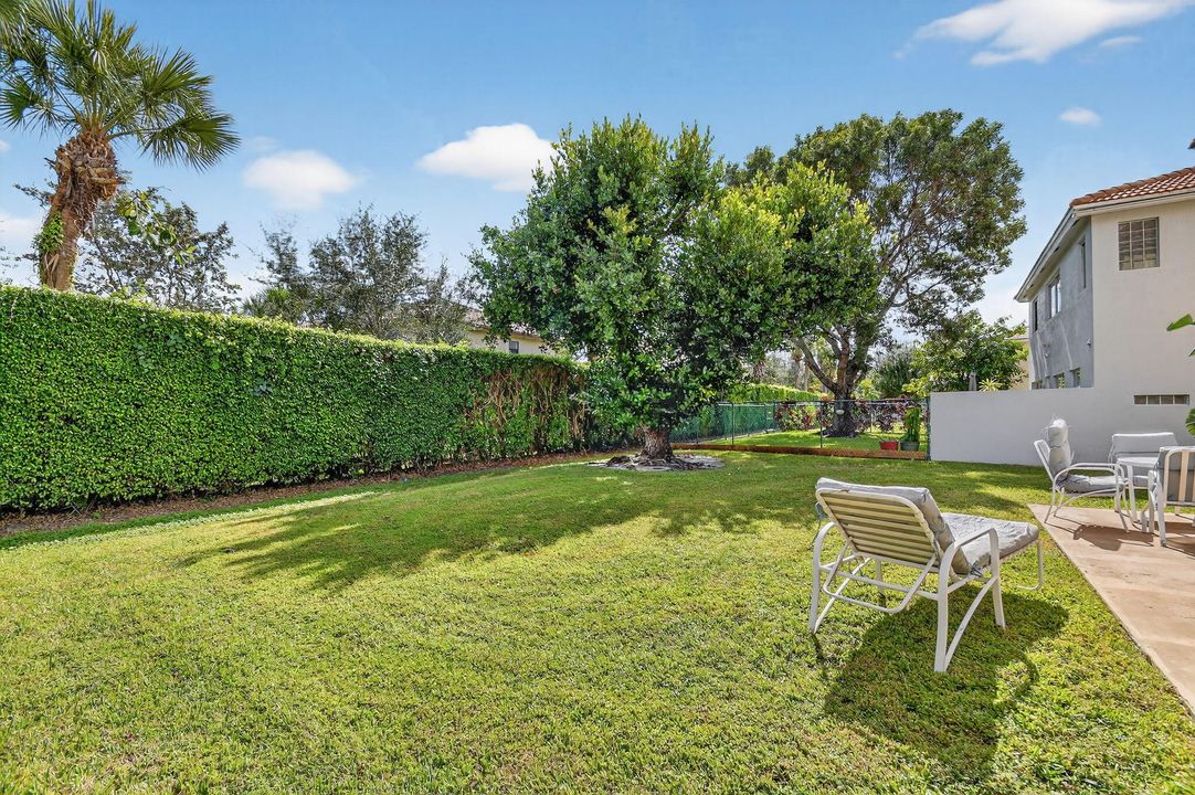 待售: $560,000 (4 贝兹, 2 浴室, 2353 平方英尺)