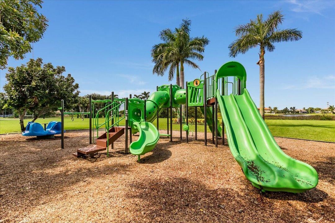 For Sale: $985,000 (4 beds, 3 baths, 2753 Square Feet)