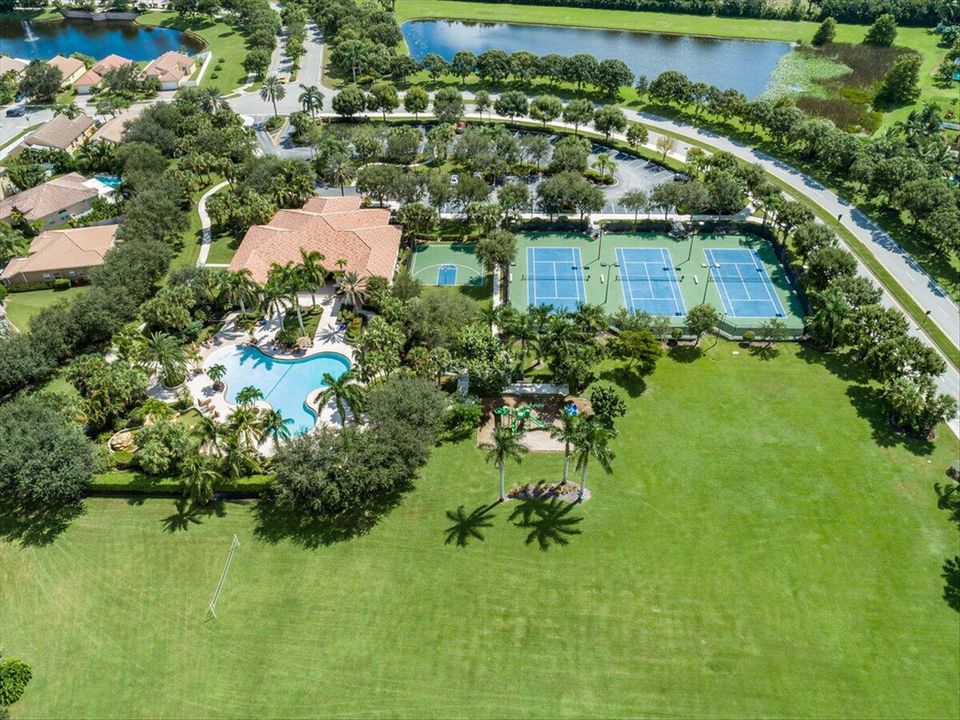 For Sale: $985,000 (4 beds, 3 baths, 2753 Square Feet)