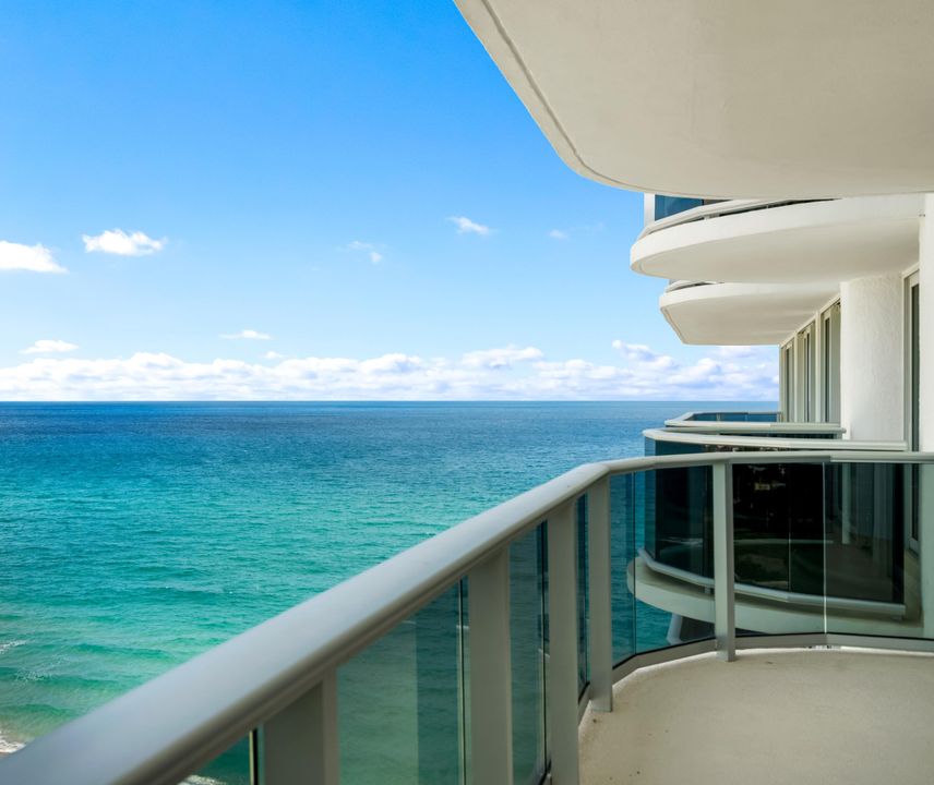 For Sale: $2,950,000 (3 beds, 3 baths, 2296 Square Feet)