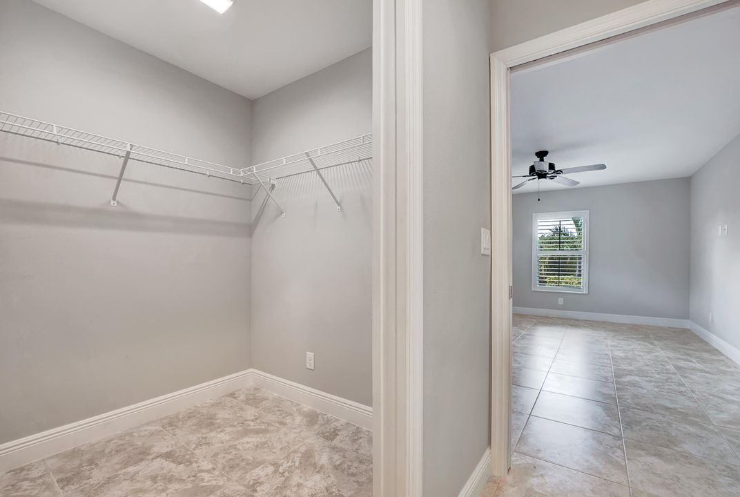 合同活跃: $2,995 (4 贝兹, 2 浴室, 1875 平方英尺)