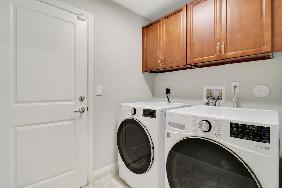 合同活跃: $2,995 (4 贝兹, 2 浴室, 1875 平方英尺)