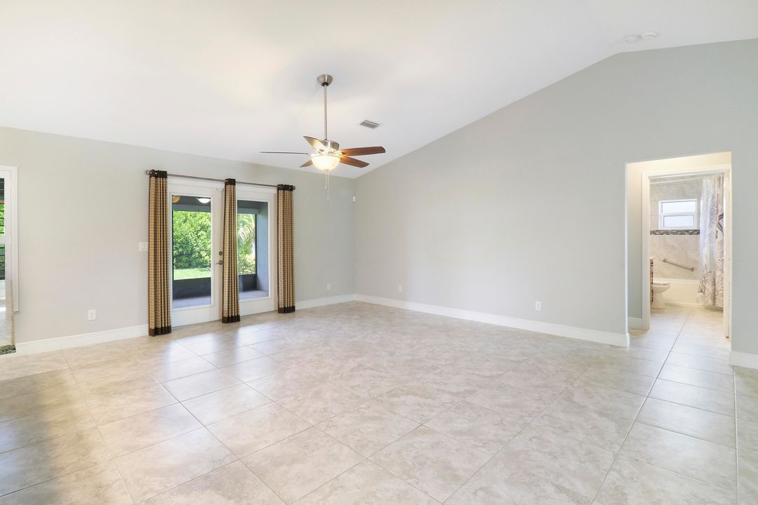 合同活跃: $2,995 (4 贝兹, 2 浴室, 1875 平方英尺)