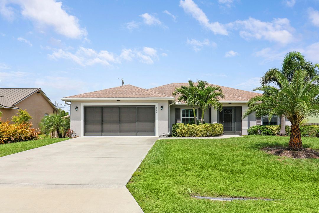 合同活跃: $2,995 (4 贝兹, 2 浴室, 1875 平方英尺)