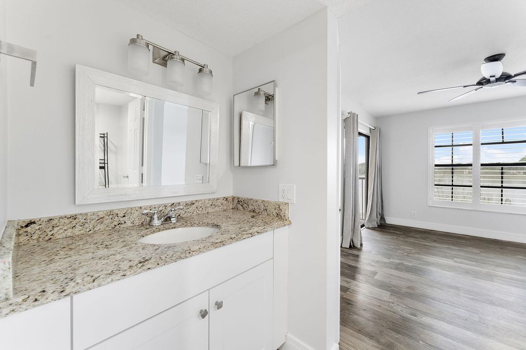 合同活跃: $380,000 (2 贝兹, 2 浴室, 935 平方英尺)