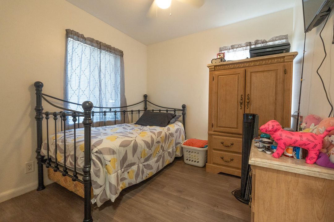 На продажу: $400,000 (2 спален, 1 ванн, 732 Квадратных фут)