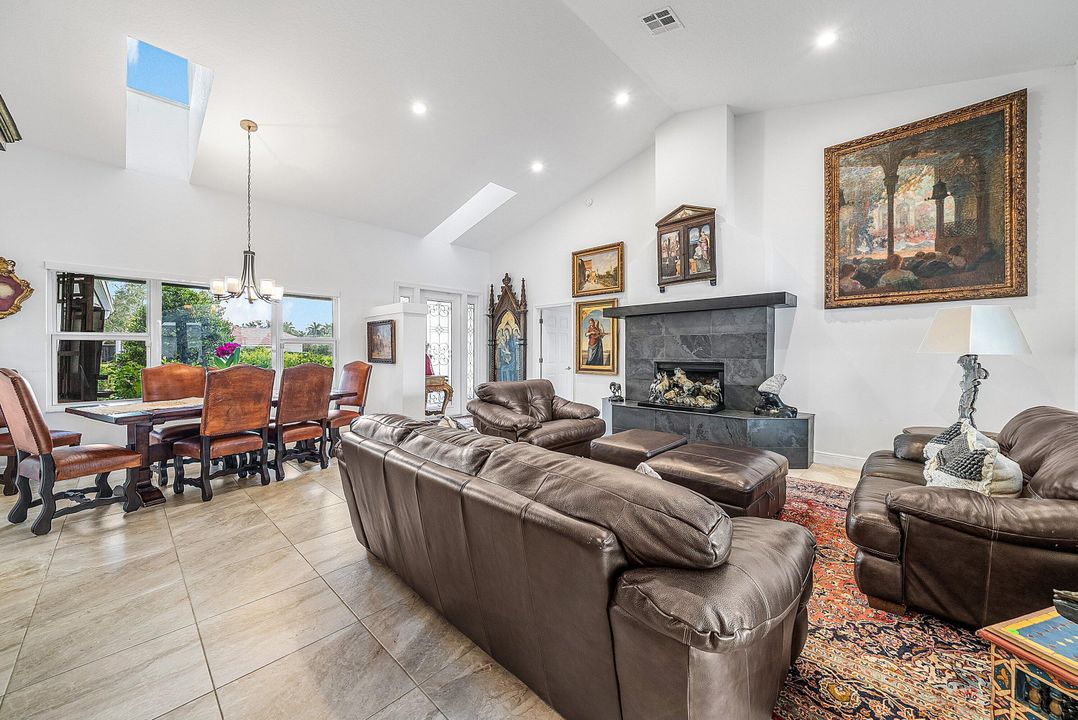 For Sale: $3,750,000 (5 beds, 4 baths, 3702 Square Feet)