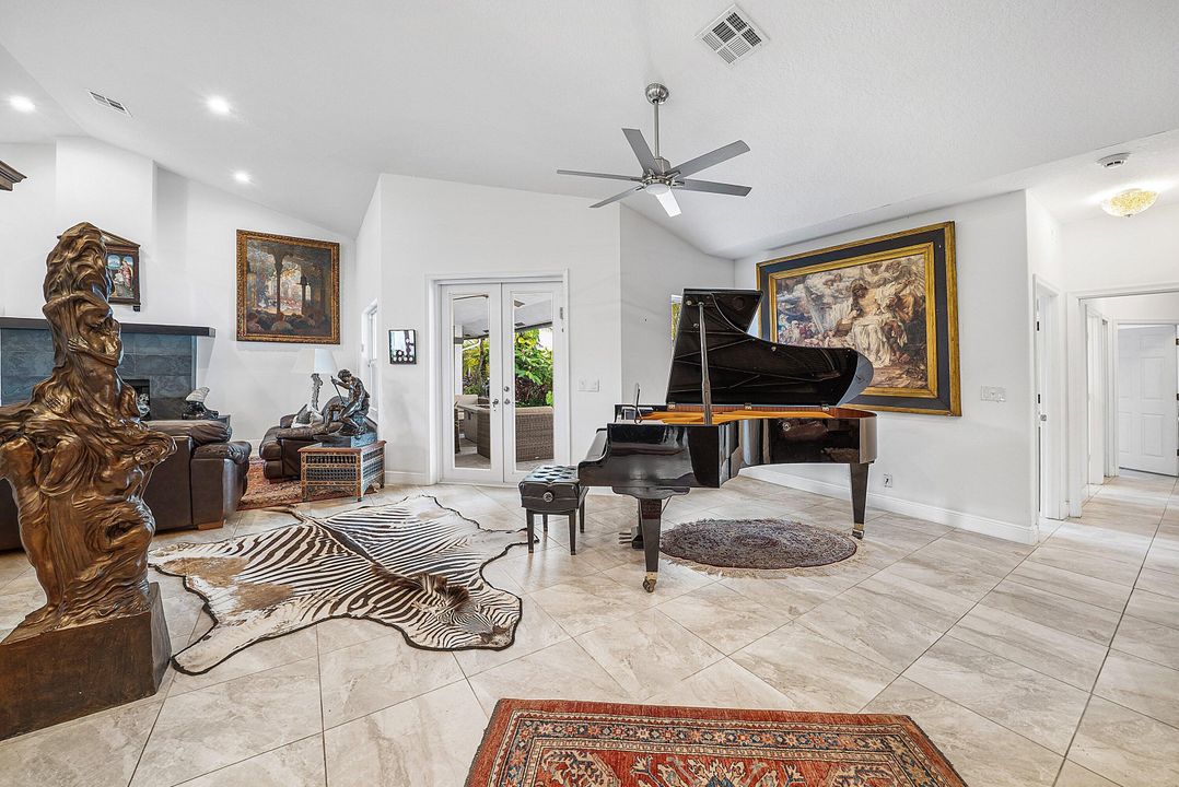 For Sale: $3,750,000 (5 beds, 4 baths, 3702 Square Feet)