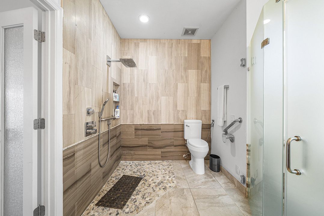 For Sale: $3,750,000 (5 beds, 4 baths, 3702 Square Feet)