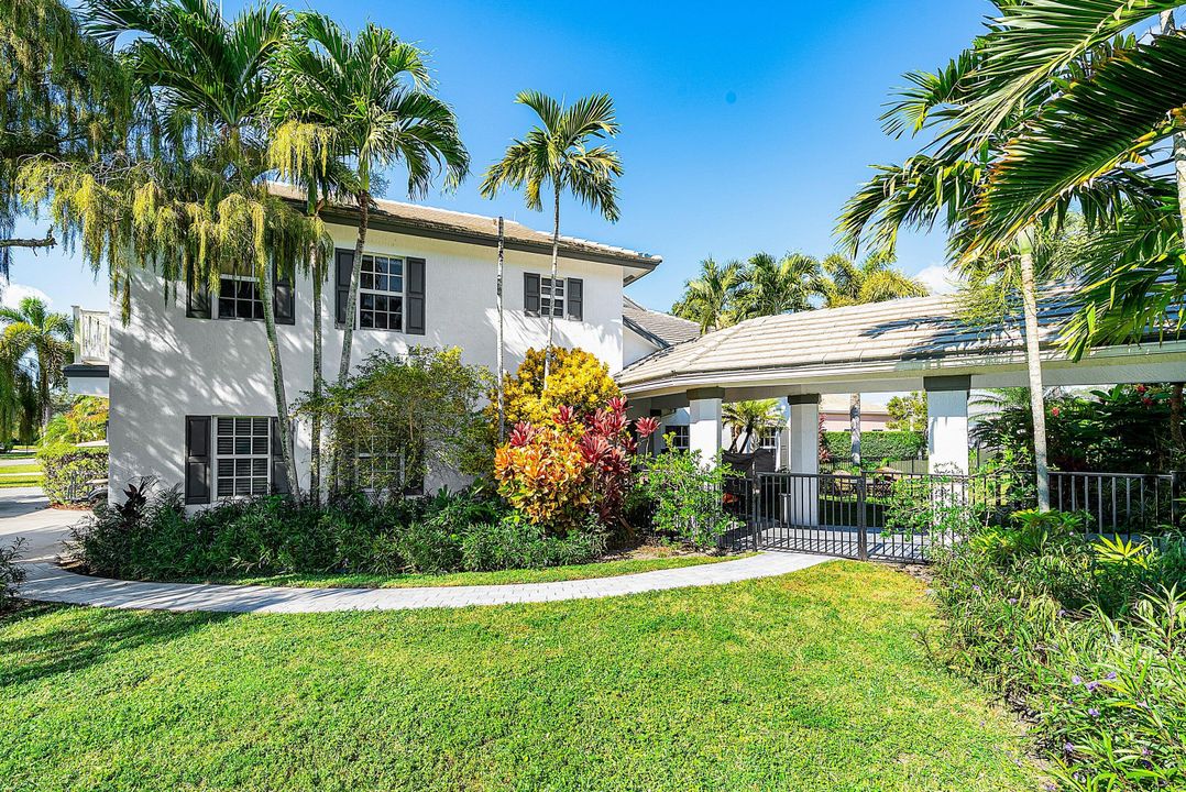 For Sale: $3,750,000 (5 beds, 4 baths, 3702 Square Feet)