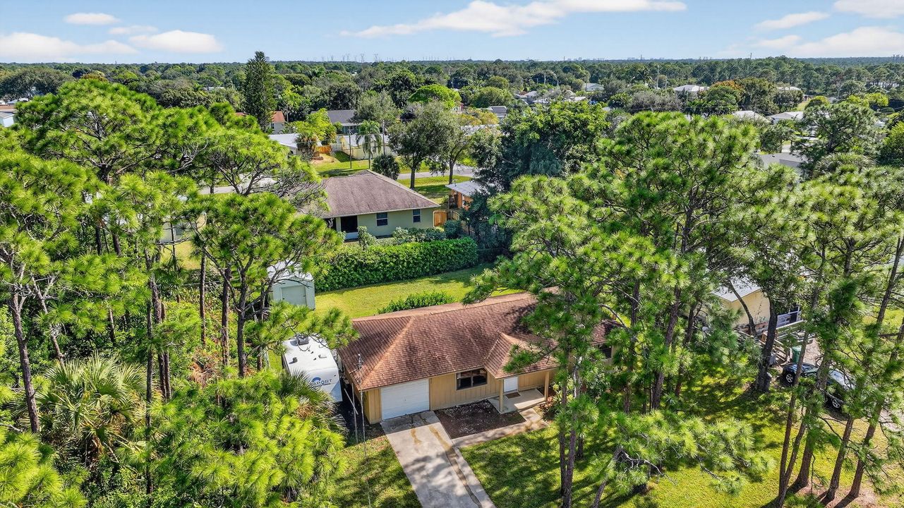 For Sale: $270,000 (2 beds, 2 baths, 980 Square Feet)