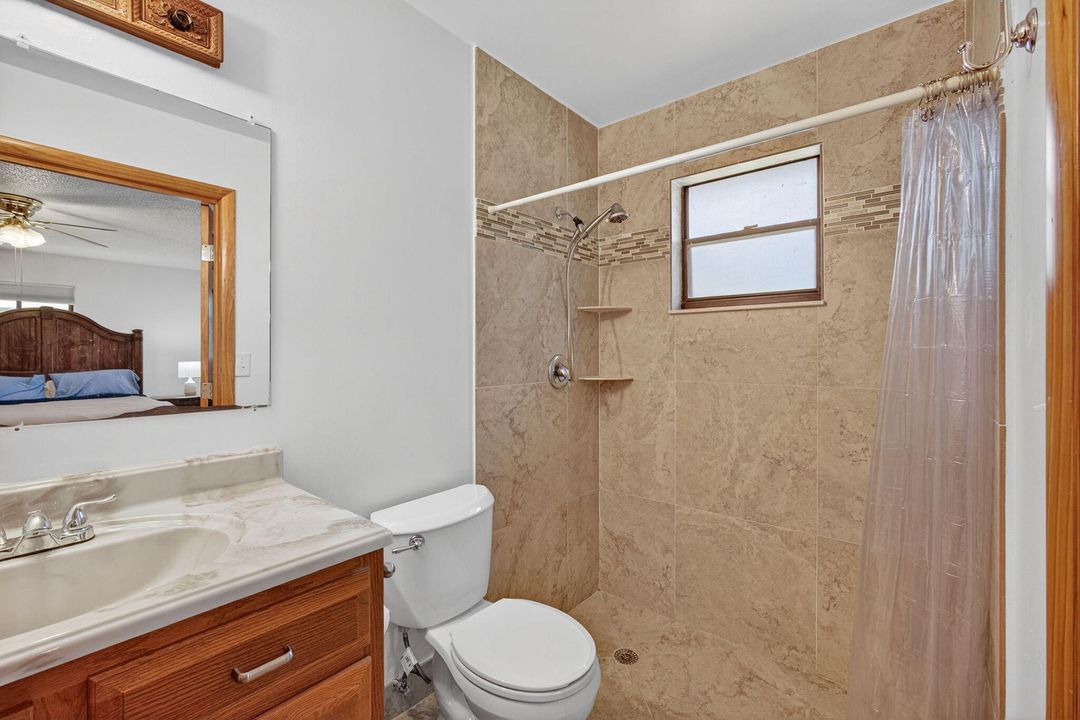 For Sale: $270,000 (2 beds, 2 baths, 980 Square Feet)