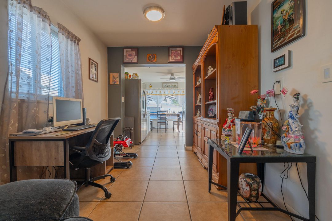 На продажу: $400,000 (2 спален, 1 ванн, 732 Квадратных фут)