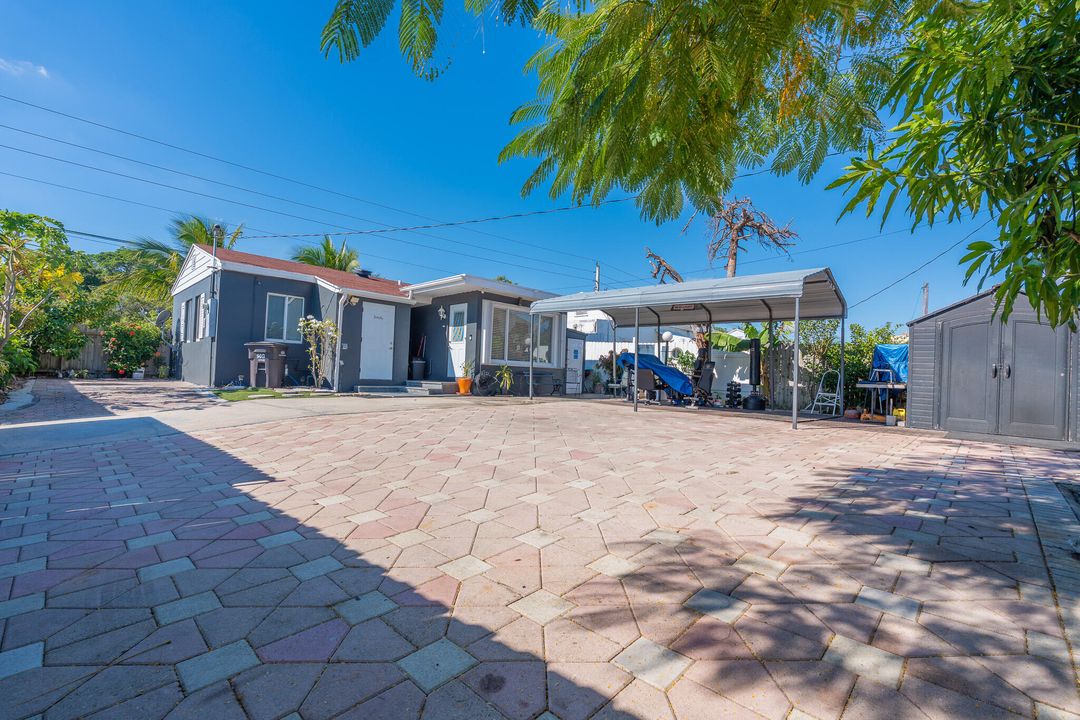 На продажу: $400,000 (2 спален, 1 ванн, 732 Квадратных фут)