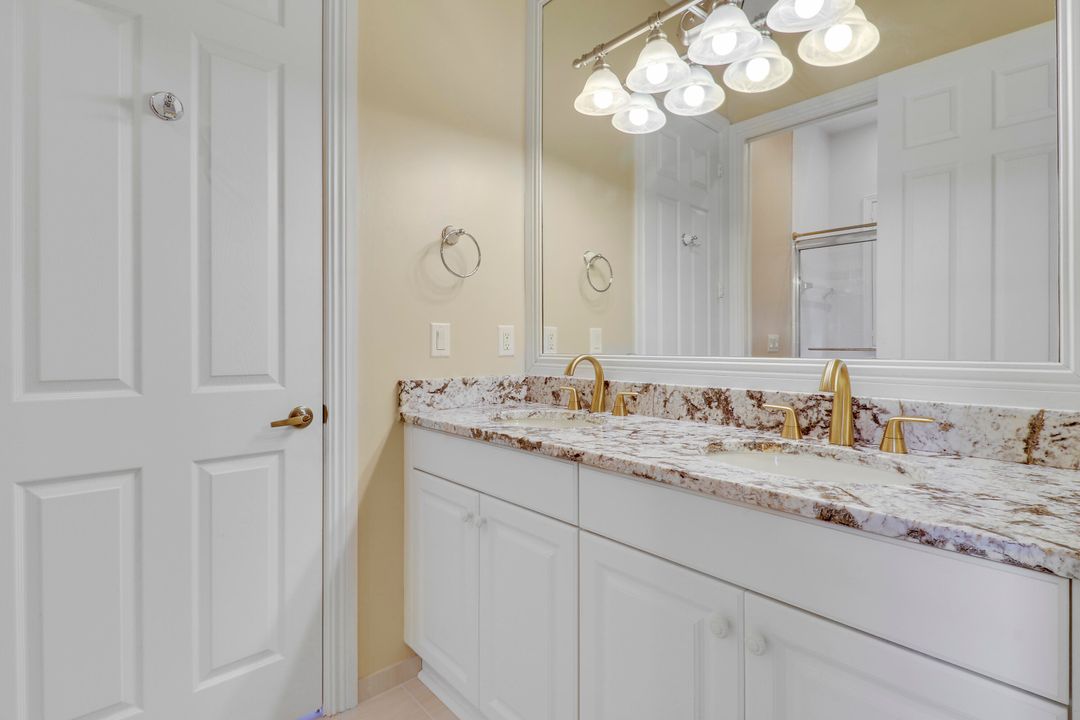 For Sale: $1,100,000 (4 beds, 4 baths, 3882 Square Feet)