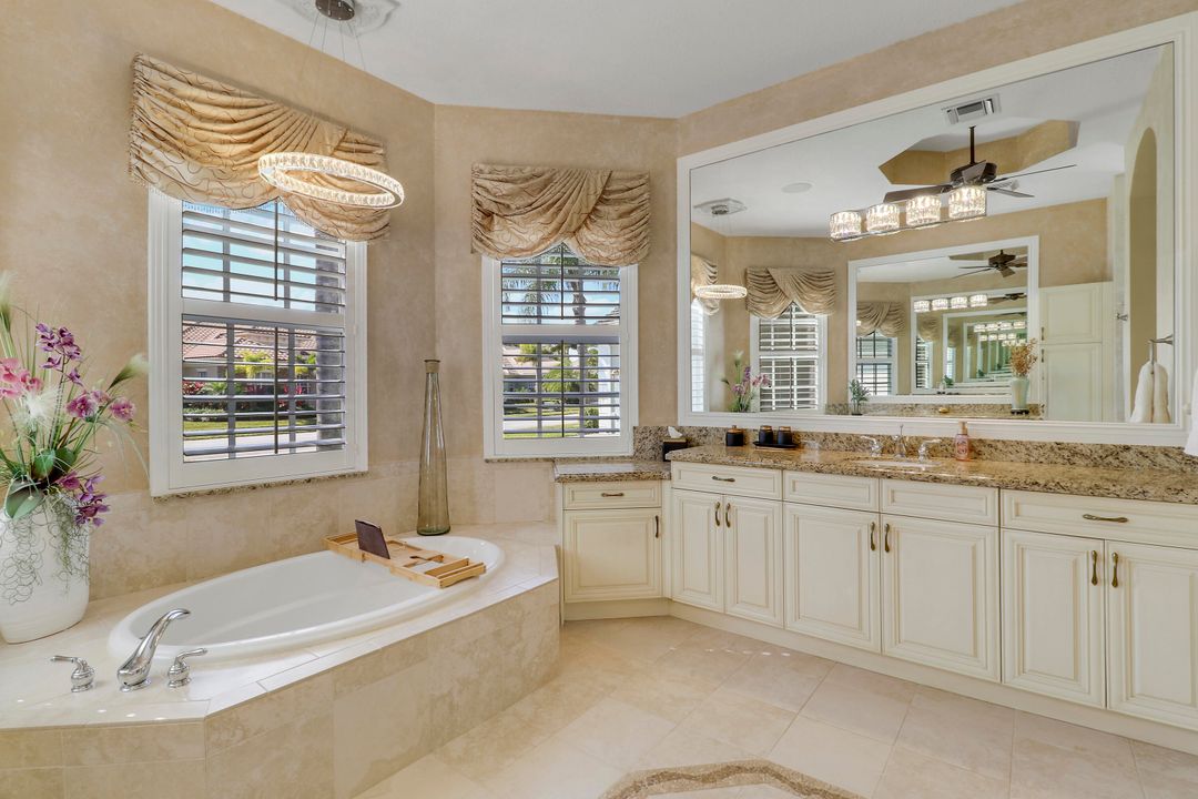 For Sale: $1,100,000 (4 beds, 4 baths, 3882 Square Feet)