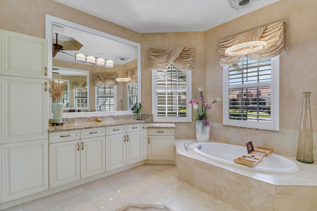 For Sale: $1,100,000 (4 beds, 4 baths, 3882 Square Feet)