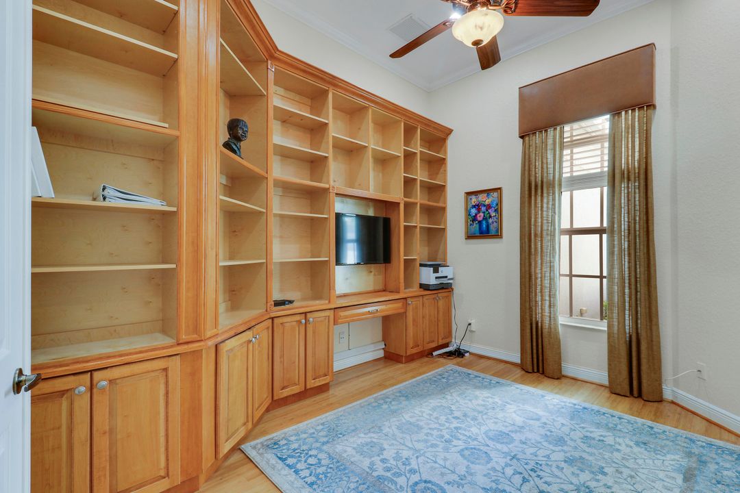 For Sale: $1,100,000 (4 beds, 4 baths, 3882 Square Feet)