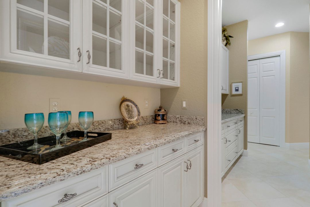 For Sale: $1,100,000 (4 beds, 4 baths, 3882 Square Feet)