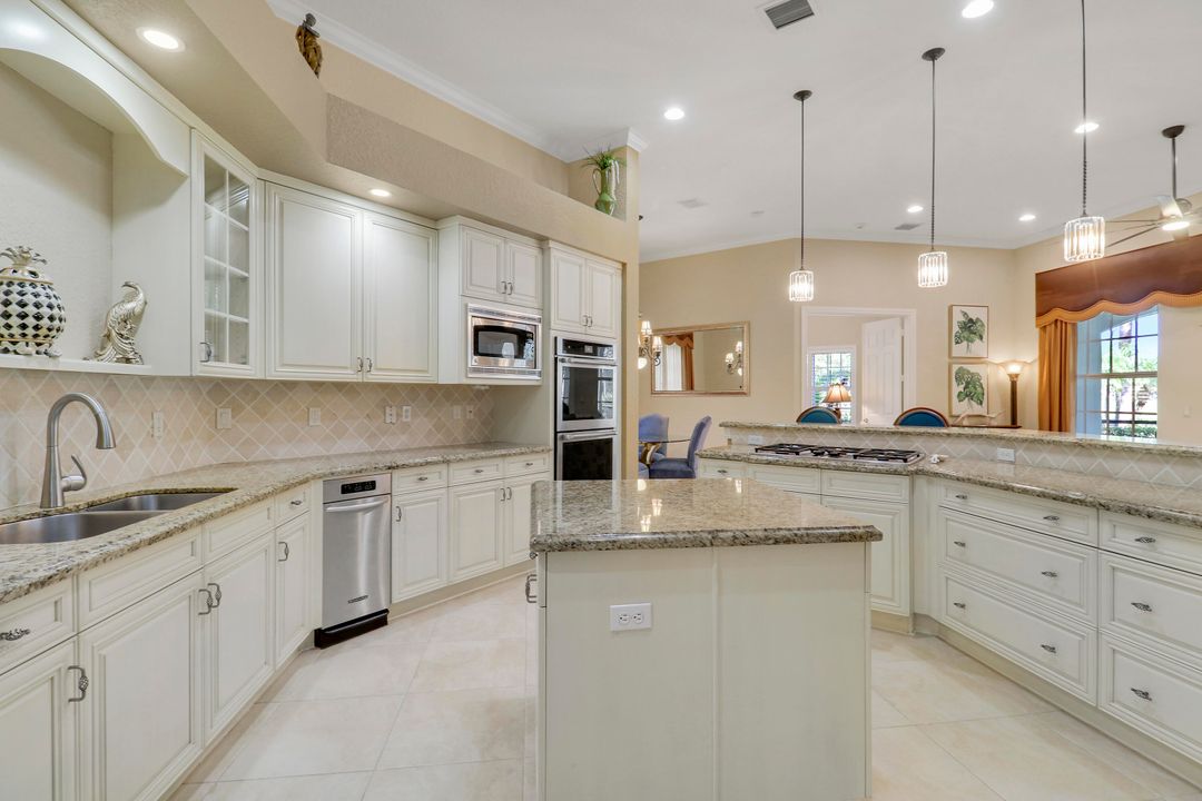 For Sale: $1,100,000 (4 beds, 4 baths, 3882 Square Feet)