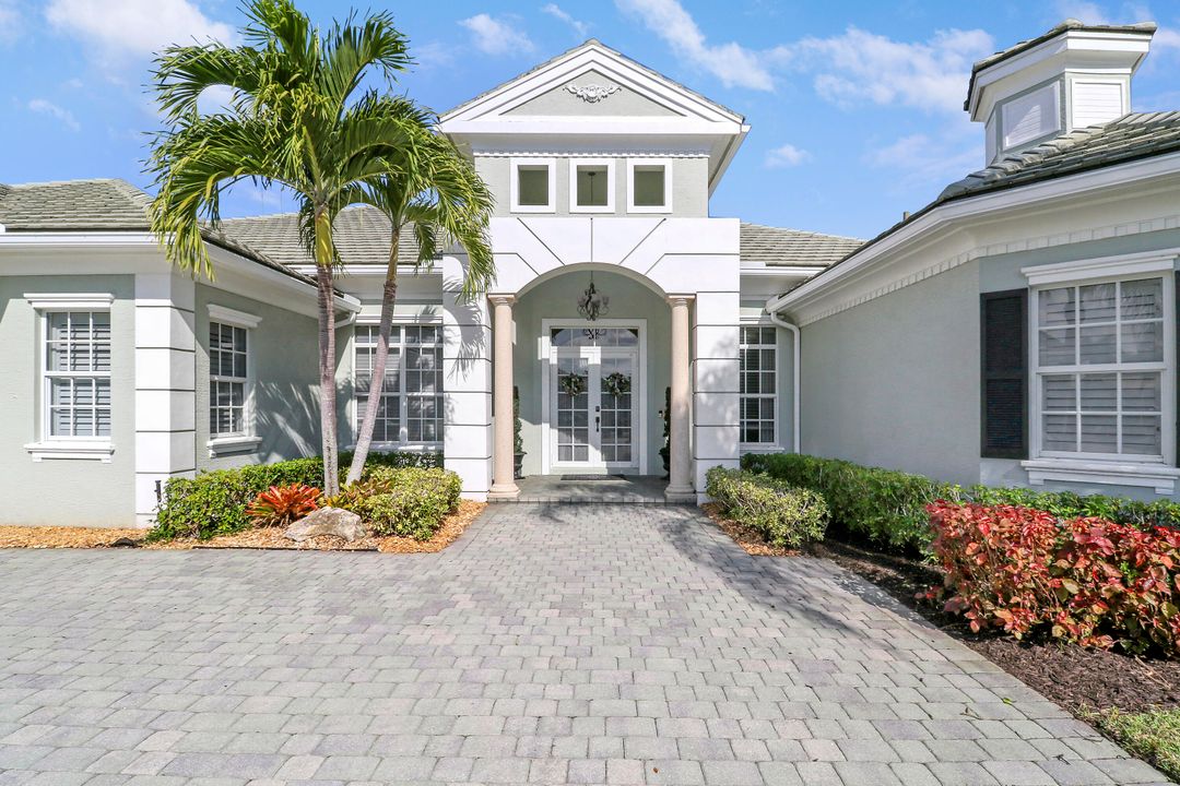 For Sale: $1,100,000 (4 beds, 4 baths, 3882 Square Feet)