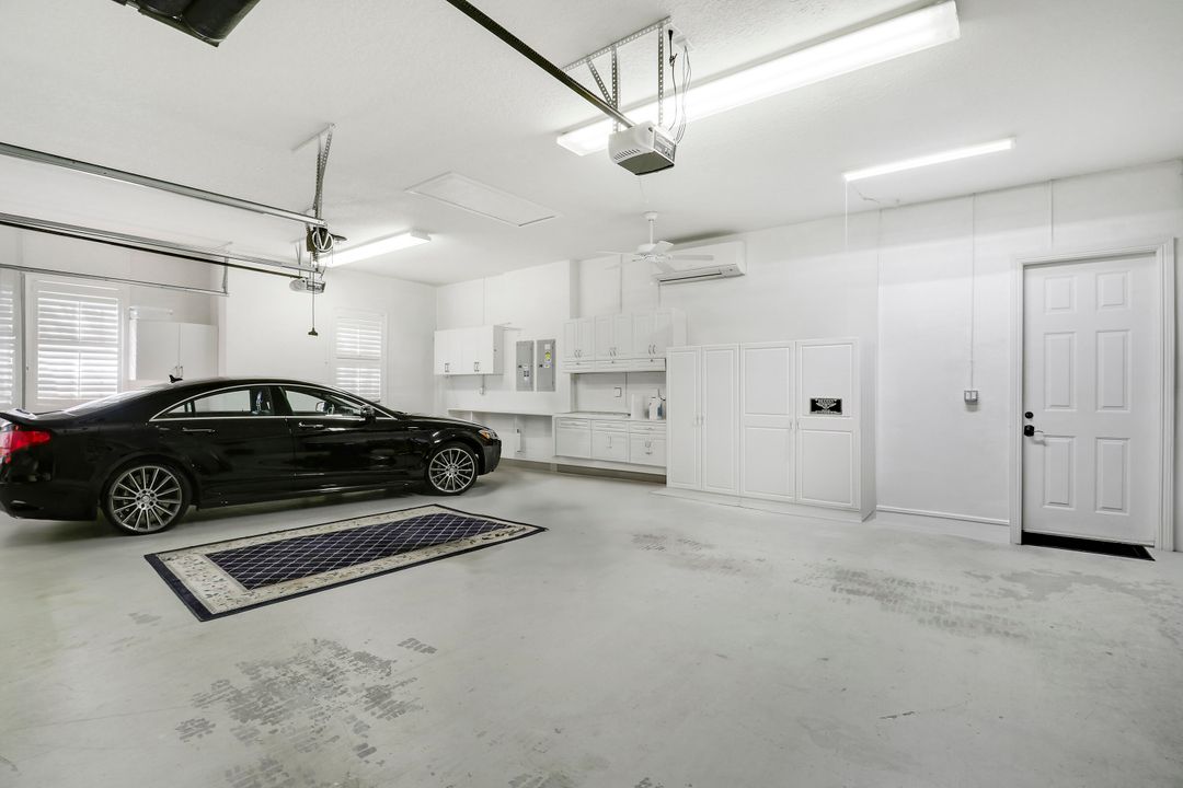 For Sale: $1,100,000 (4 beds, 4 baths, 3882 Square Feet)