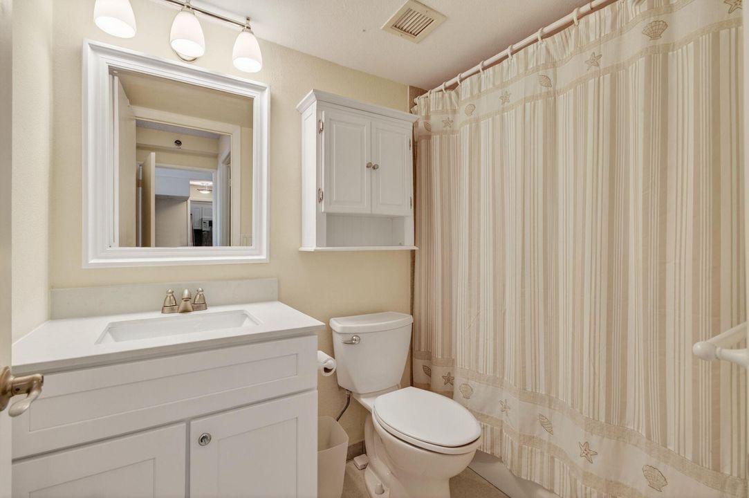 For Sale: $699,000 (2 beds, 2 baths, 1100 Square Feet)