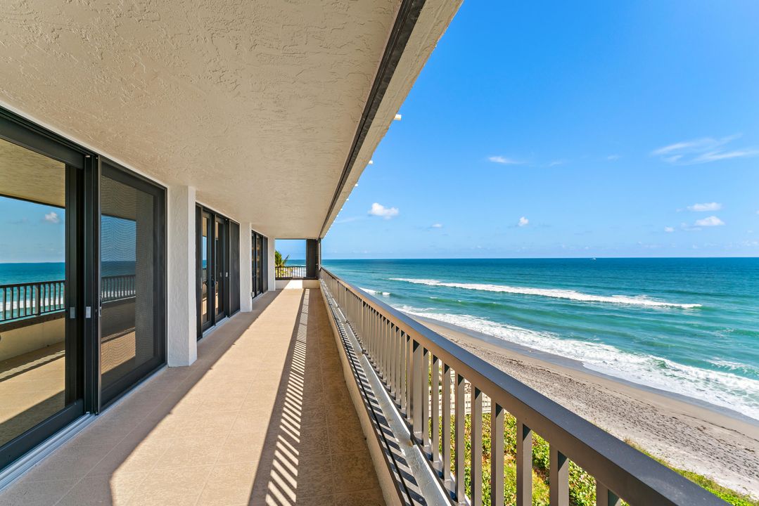 For Sale: $2,399,950 (3 beds, 2 baths, 2554 Square Feet)