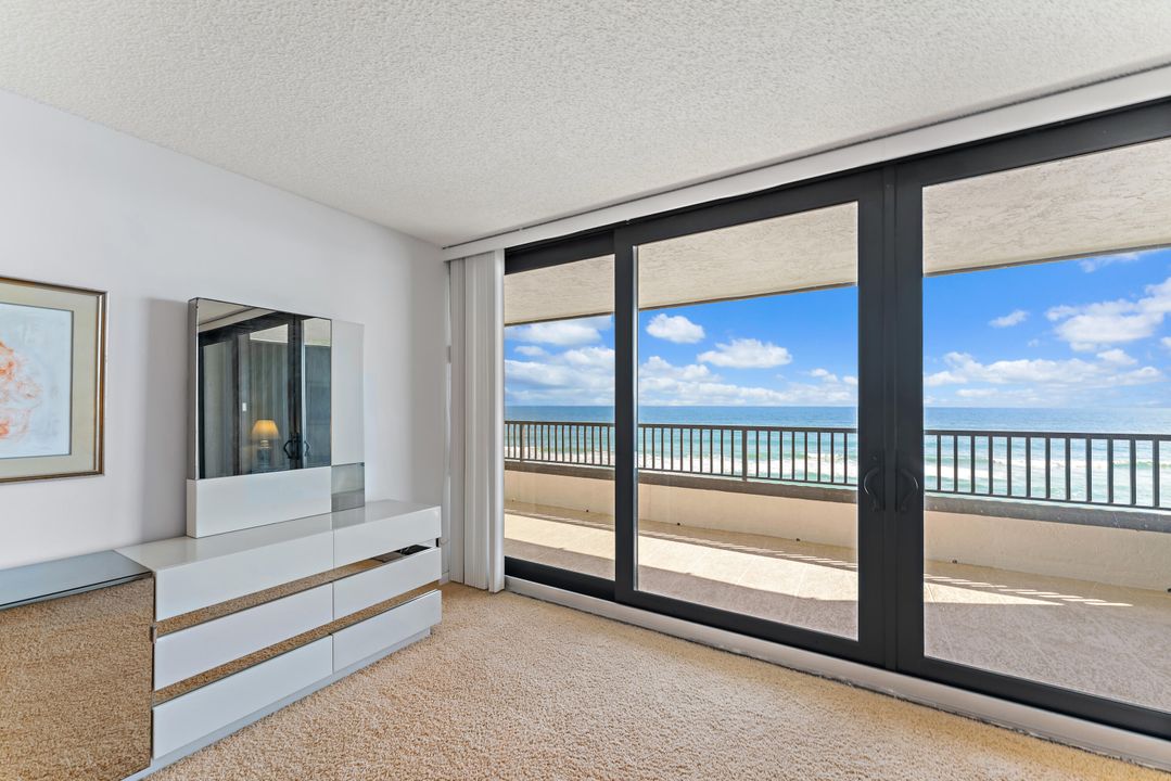 For Sale: $2,399,950 (3 beds, 2 baths, 2554 Square Feet)