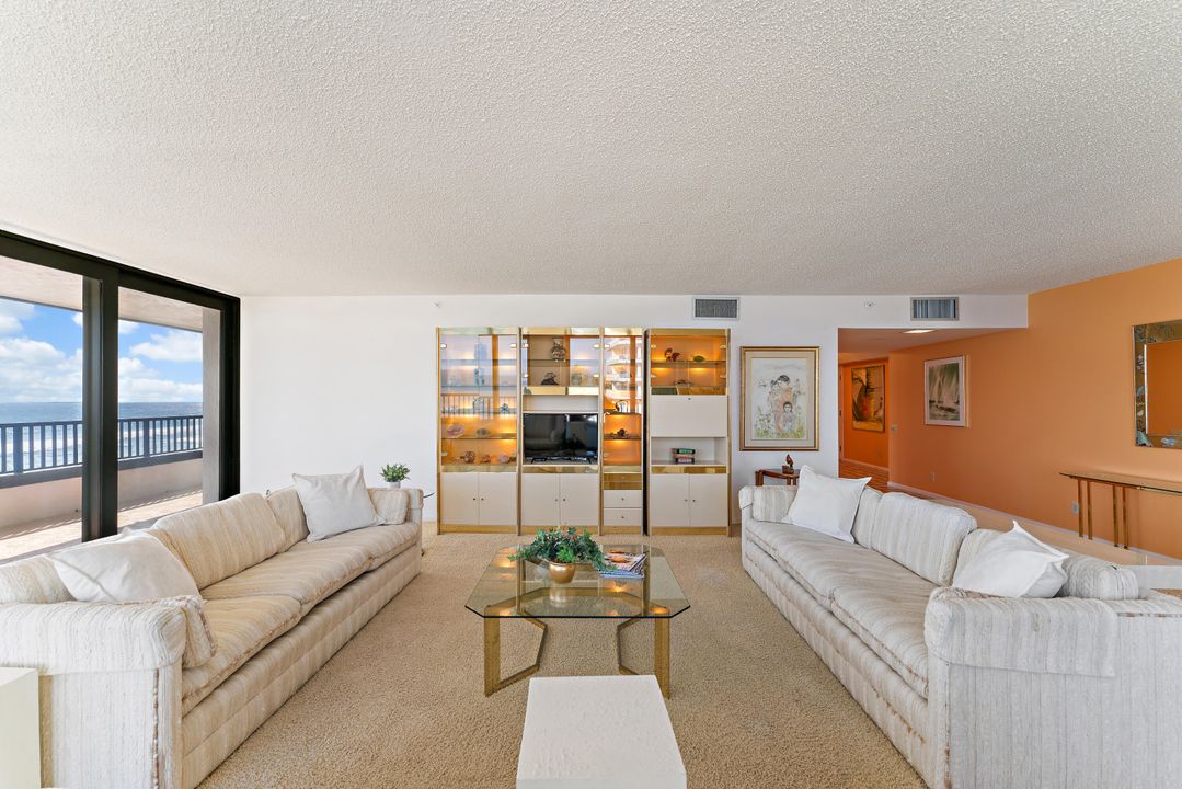 For Sale: $2,399,950 (3 beds, 2 baths, 2554 Square Feet)