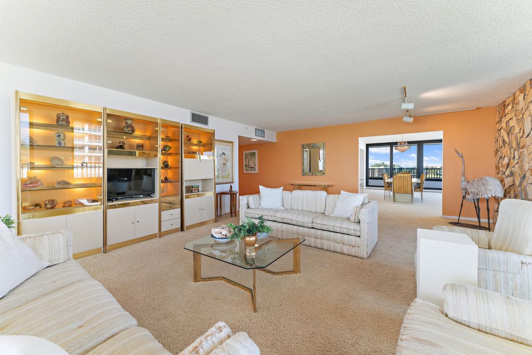 For Sale: $2,399,950 (3 beds, 2 baths, 2554 Square Feet)