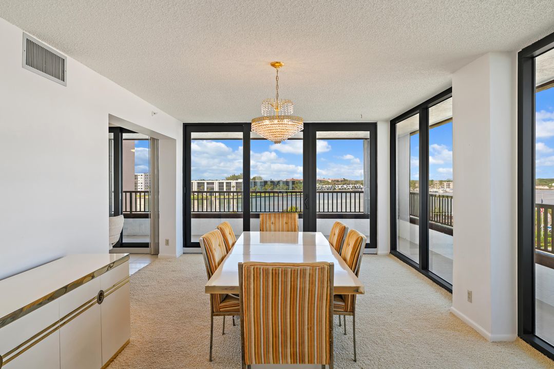 For Sale: $2,399,950 (3 beds, 2 baths, 2554 Square Feet)