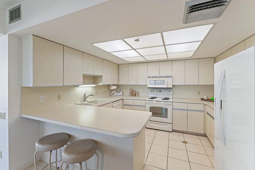 For Sale: $2,399,950 (3 beds, 2 baths, 2554 Square Feet)