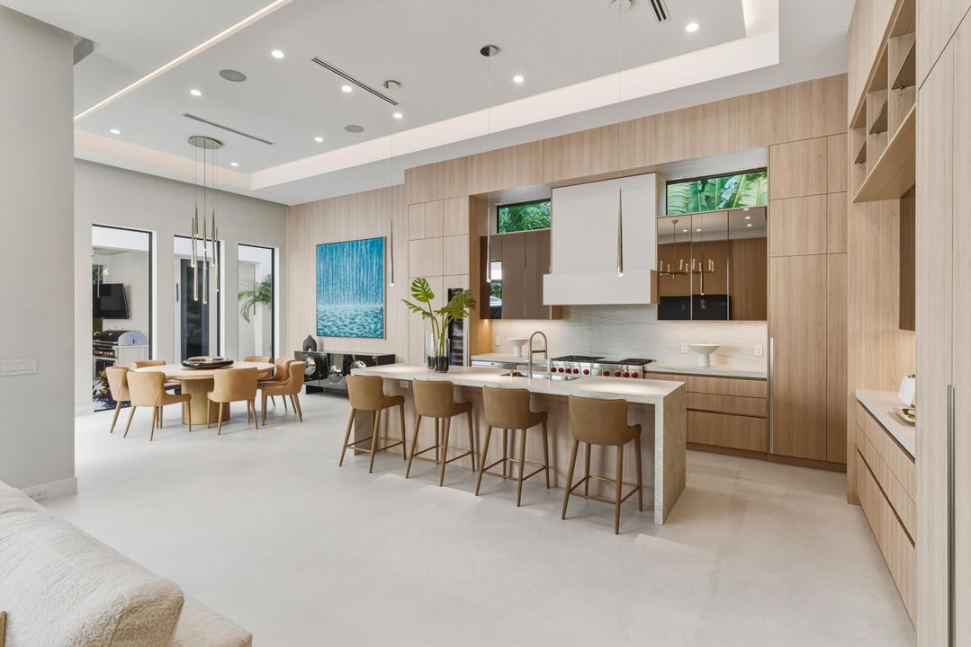 En Venta: $6,690,000 (5 camas, 6 baños, 5443 Pies cuadrados)