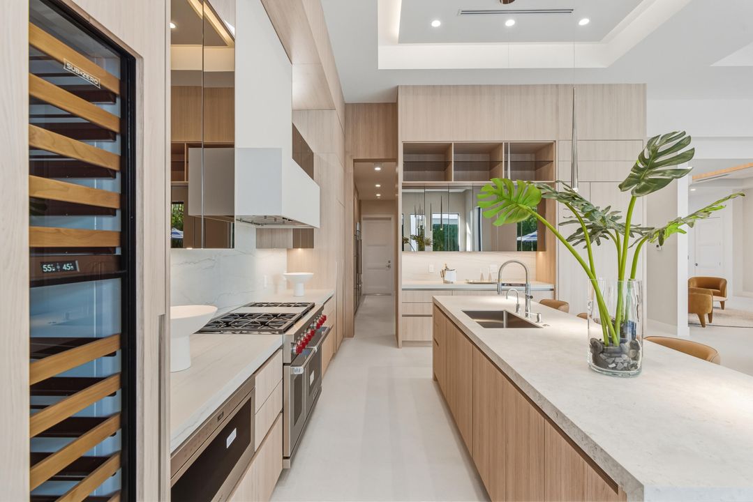 En Venta: $6,690,000 (5 camas, 6 baños, 5443 Pies cuadrados)