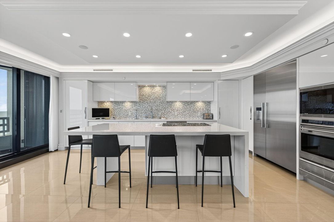 For Sale: $3,750,000 (3 beds, 3 baths, 2792 Square Feet)