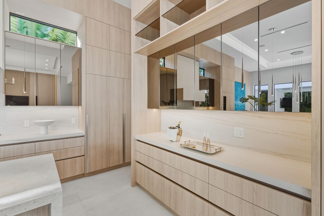 En Venta: $6,690,000 (5 camas, 6 baños, 5443 Pies cuadrados)