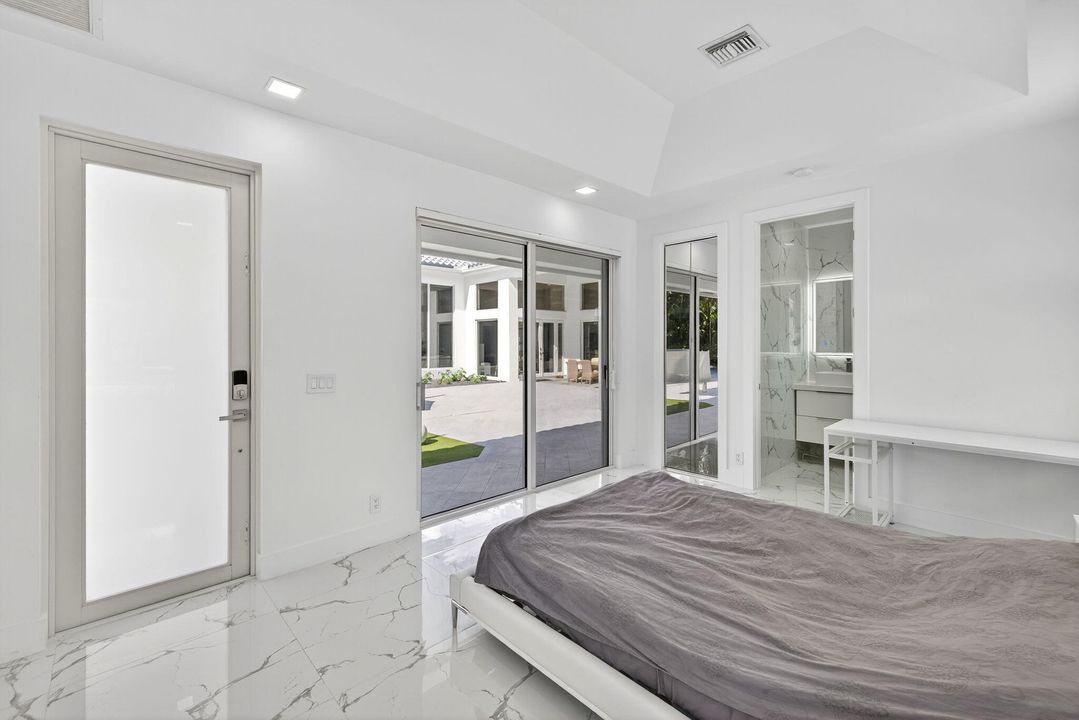 For Sale: $3,795,000 (6 beds, 6 baths, 4115 Square Feet)