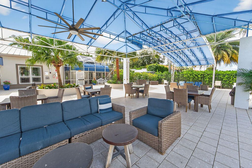 For Rent: $3,700 (2 beds, 2 baths, 1822 Square Feet)