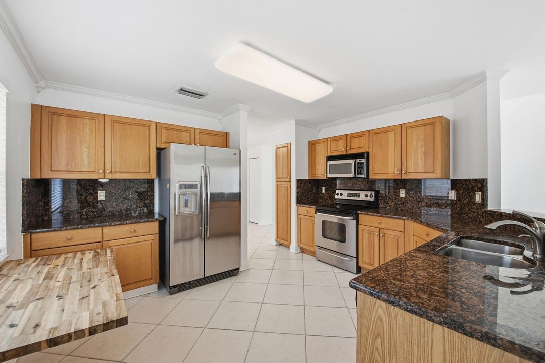 For Sale: $574,900 (4 beds, 2 baths, 2299 Square Feet)