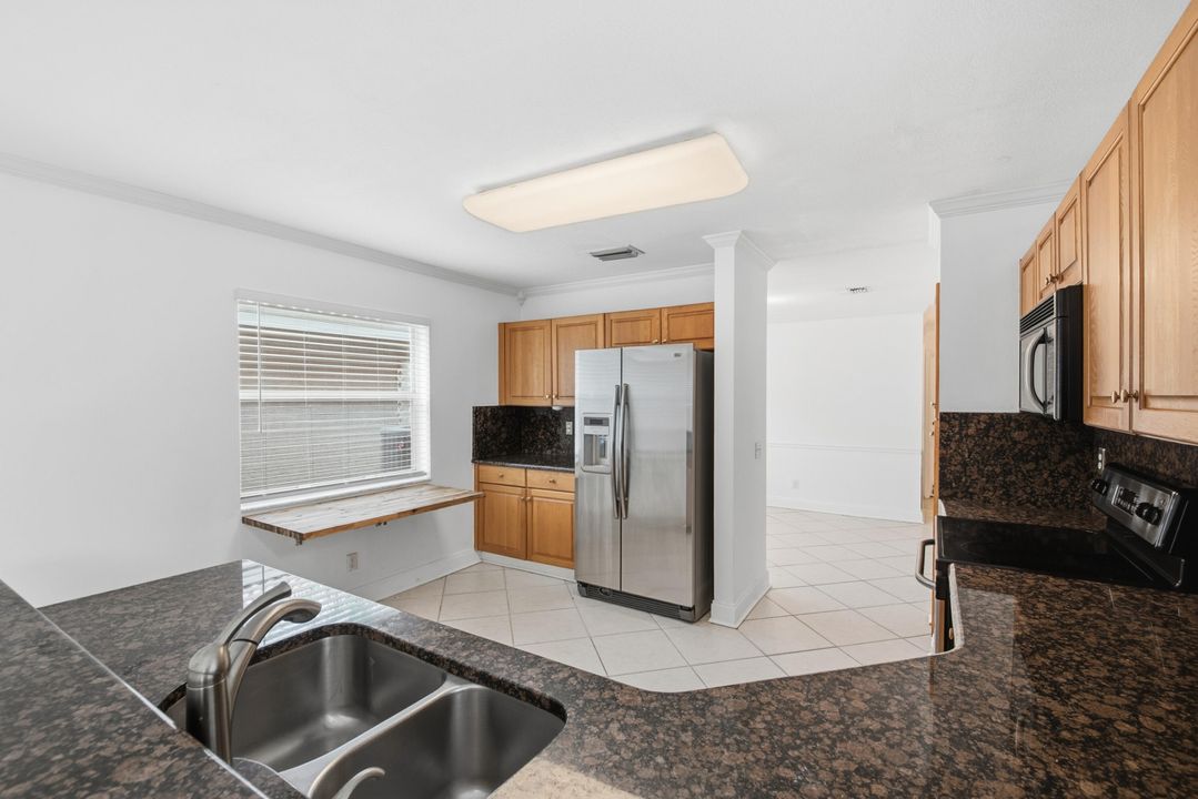 For Sale: $574,900 (4 beds, 2 baths, 2299 Square Feet)