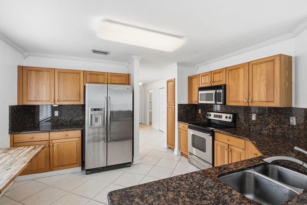 For Sale: $574,900 (4 beds, 2 baths, 2299 Square Feet)