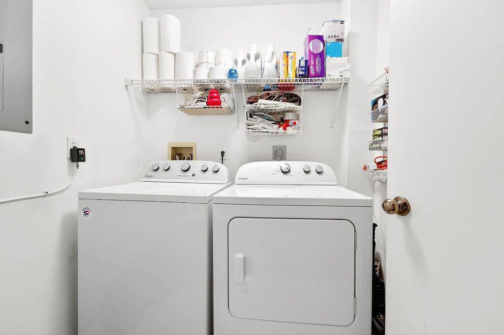 For Rent: $3,700 (2 beds, 2 baths, 1822 Square Feet)