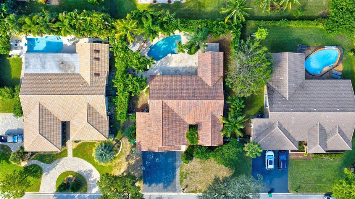 合同活跃: $775,000 (4 贝兹, 2 浴室, 2058 平方英尺)