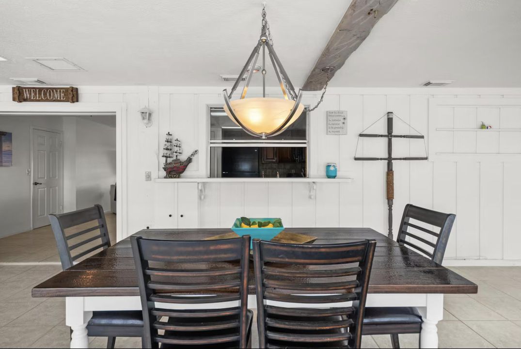 出租: $10,500 (3 贝兹, 2 浴室, 1908 平方英尺)