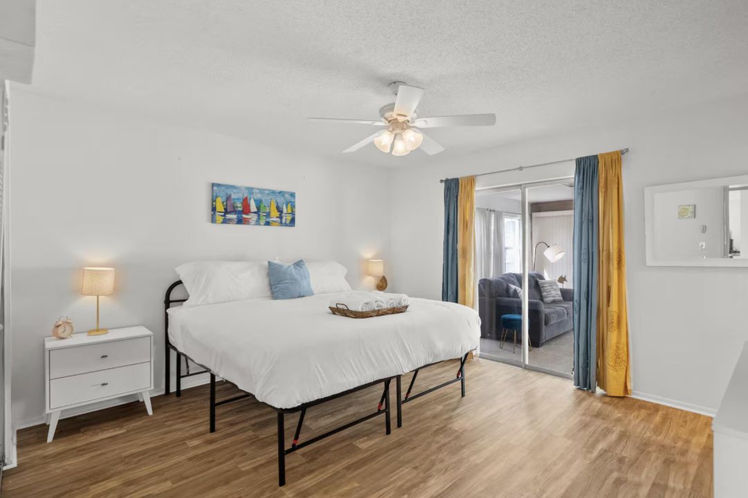 出租: $10,500 (3 贝兹, 2 浴室, 1908 平方英尺)