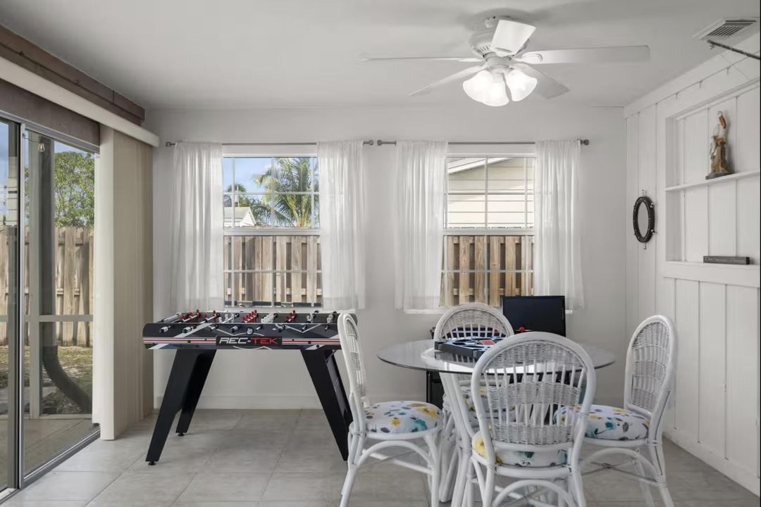 出租: $10,500 (3 贝兹, 2 浴室, 1908 平方英尺)