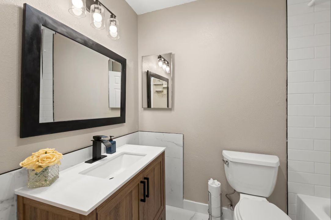 出租: $10,500 (3 贝兹, 2 浴室, 1908 平方英尺)